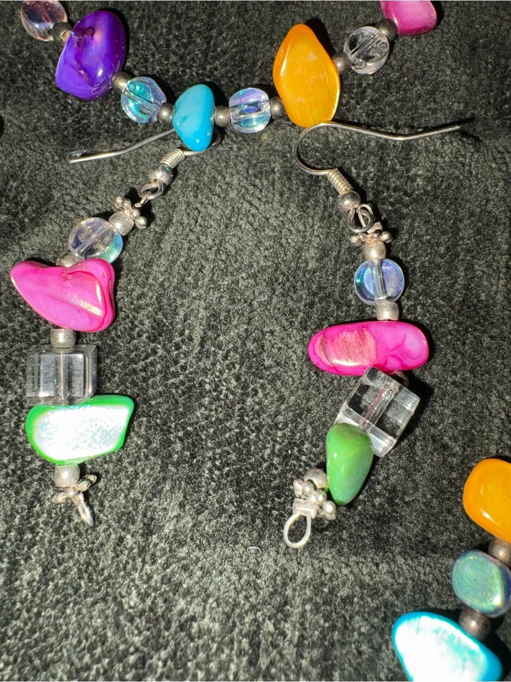 Vintage/Contemporary Artisan Multi-Color Glass Chip Jewelry Set (3-Piece Set)